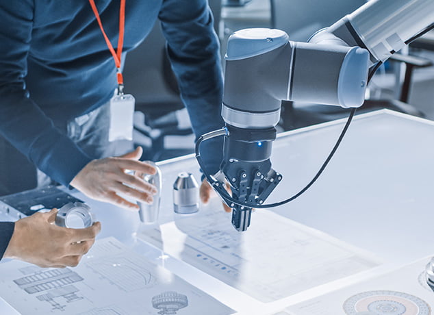 세상을 열어가기 위해, 기술 융복합에 매진