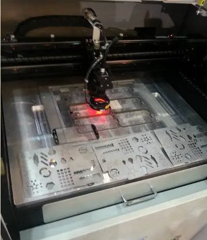 이오테크닉스의 레이저 장비.