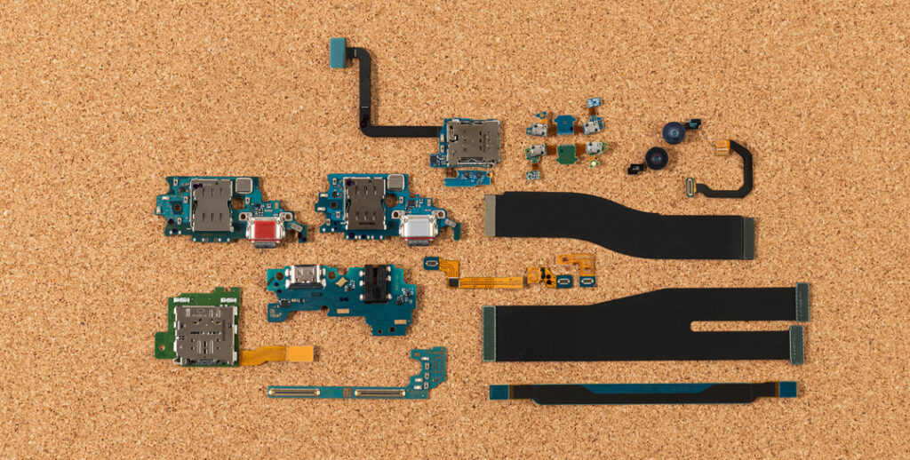 스마트폰, 웨어러블기기 등 IT기기에 사용되는 각종 PBA 모듈을 개발 및 공급하는 IT&MOBILE COMMUNICATIONS 사업